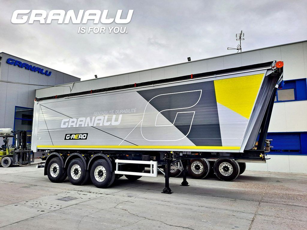 Vista lateral del semirremolque G-Aero para transporte de cereales