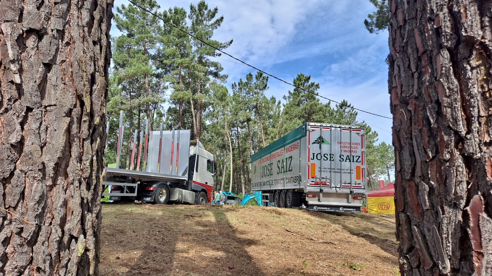 Vehículos expuestos en Asturforesta